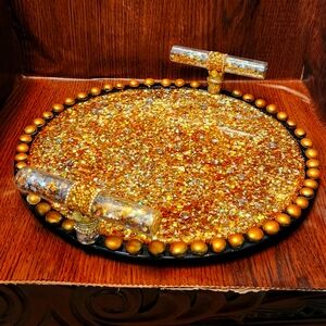 Vanity tray w/ matching tissue box holder.